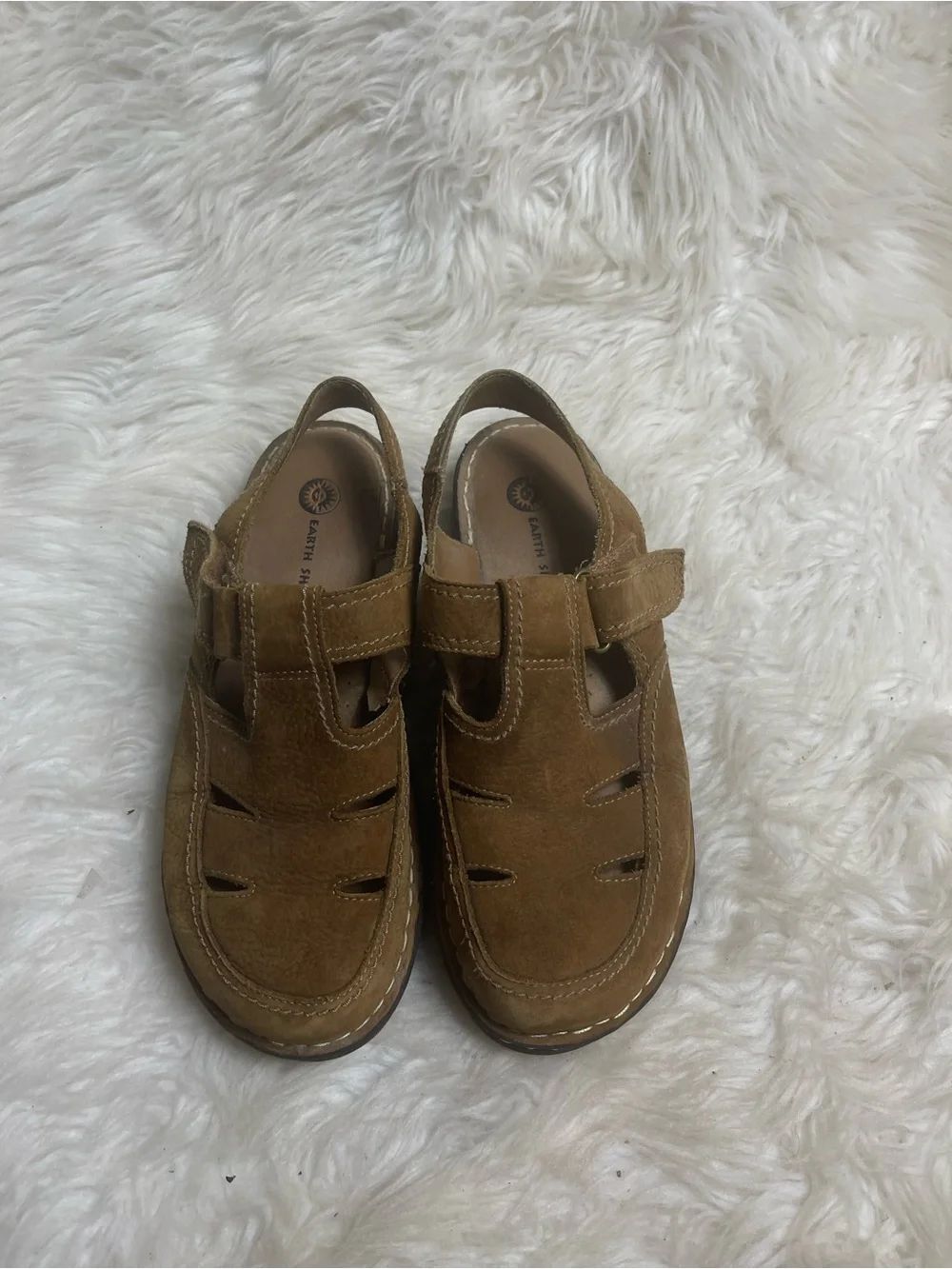 Earth Shoes Brown suede Fisherman Sandals SZ10Padded footbed , adjustable strap